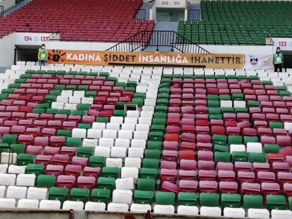 Amedspor - Kocaelispor maçı öncesi anlamlı pankart 