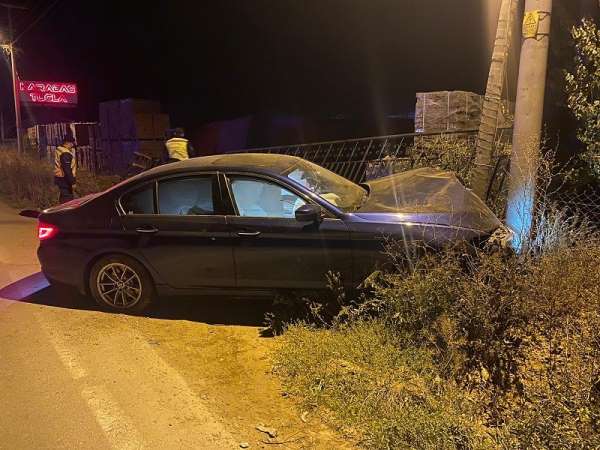 Trafik kazasının ardından otomobilin içinde uyuşturucu ve silah ele geçirildi 