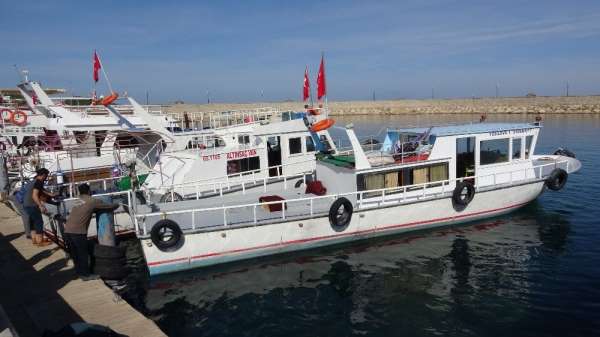 Van Gölü'ndeki kayıtlı balıkçı teknelerine destek