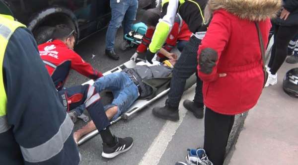 Kağıthane'de zincirleme kaza: Motosikletli kurye acı içerisinde kıvrandı