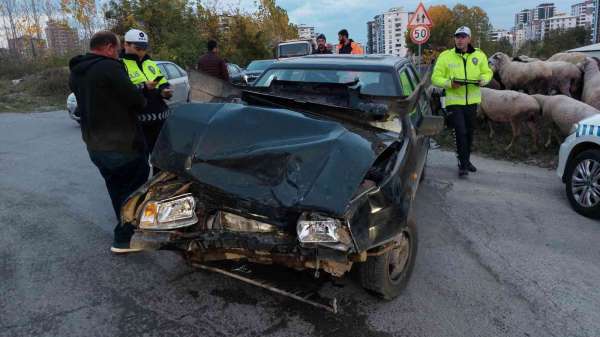 Samsun'da iki otomobil çarpıştı: 2 çocuk yaralı - Samsun haber