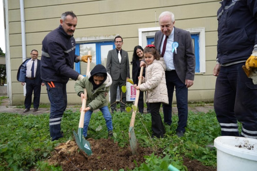 Samsun'da diyabetli çocuklar, 'Diyabet Ormanı'na fidan dikti