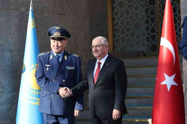 Bakan Güler, Kazakistan'ın Savunma Bakanı Dauren Kosanov ile görüştü