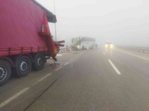 Erzurum'da yoğun sis kazaya sebep oldu