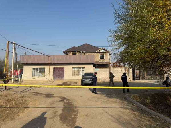 Kazakistan'da ev yangını: 9'u çocuk 12 kişi öldü