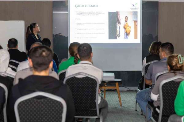 Manavgat Belediyesi'nden turizm çalışanlarına 'cinsel istismar ve tacizi önleme' eğitimi