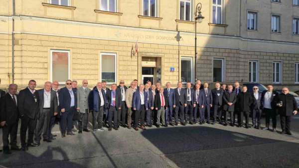 Murzioğlu: '170 ülkeye ihracat yapan, 11 organize sanayi bölgesi bulunan güçlü bir üretim şehriyiz'