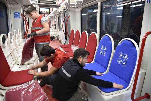 Samsun'da tramvayların koltukları yenileniyor