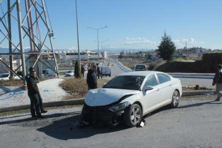 Manavgat'ta trafik kazası: 3 yaralı 