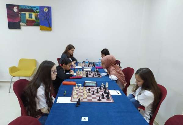 Yıldız satranç turnuvası yapıldı 