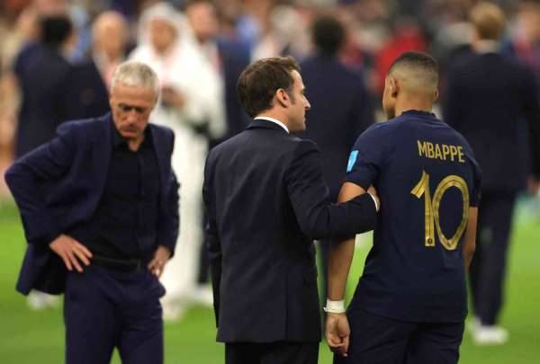 Macron, Dünya Kupası'nı kaybeden Fransız oyuncuları teselli etti