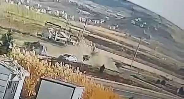 Şanlıurfa'da 2 kişinin yaralandığı kaza anı kamerada