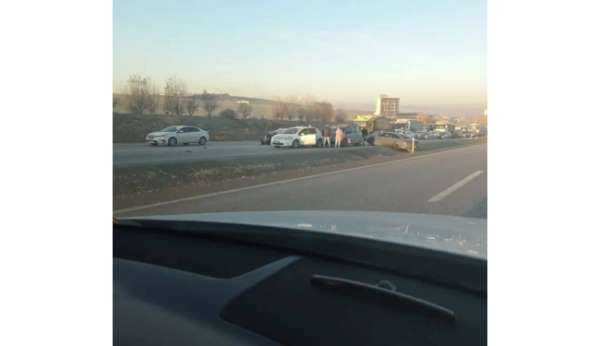 Elmadağ'da zincirleme kaza: 4 yaralı