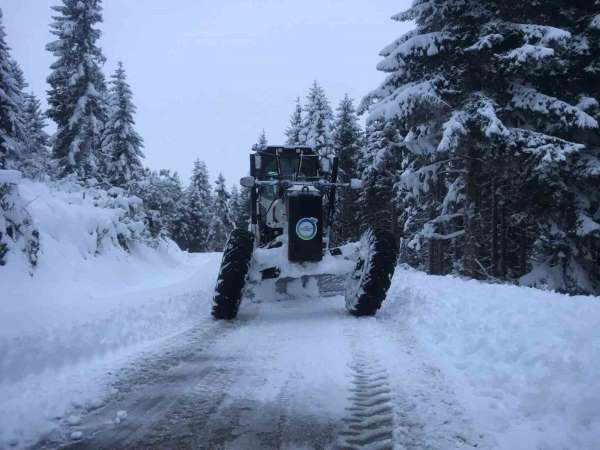 Ordu'da karla mücadele: 134 mahalle yolu ile 15 hasta ve 7 cenazeye müdahale edildi