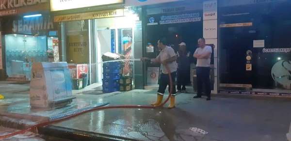Çöp konteynerlerine ilaçlı temizlik 