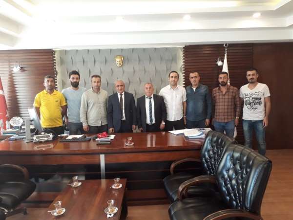 Sümbül Spor Kulübü yöneticilerinden Müdür Gür'e teşekkür ziyareti 