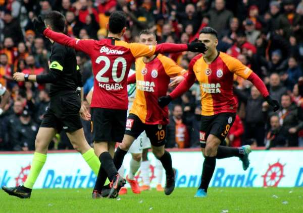 Süper Lig: Galatasaray: 1 - Denizlispor: 0 (İlk yarı) 