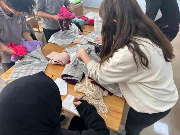 Samsun'da lise öğrencilerinden ısıtan destek