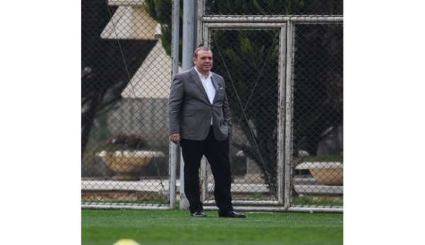 Bursaspor'daki elektrik krizini Başkan Erkan Kamat son anda çözdü