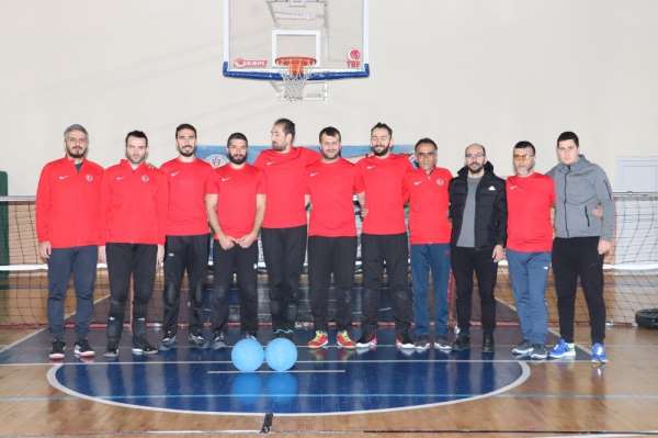 Goalball erkek milli takımı Karaman'da enerji topluyor