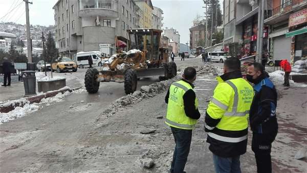 Kumru'da kar temizleme çalışmaları