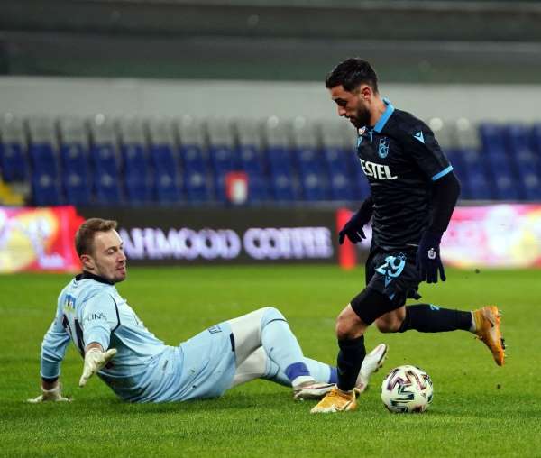 Süper Lig: Medipol Başakşehir: 0 - Trabzonspor: 0 (İlk yarı)