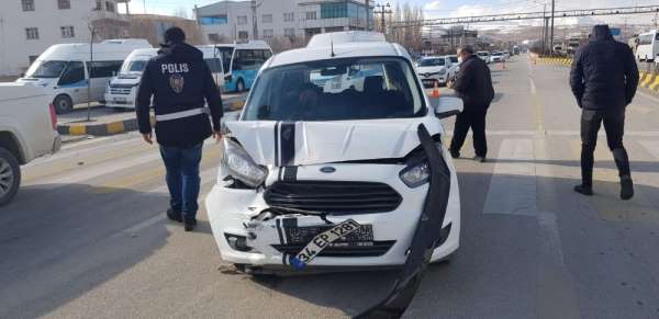 Van'da zincirleme kaza: 2 yaralı