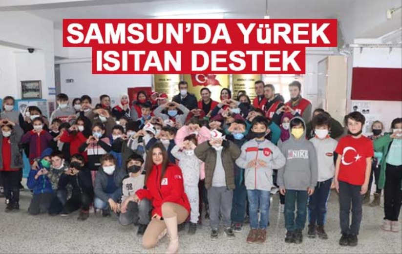 Samsun'da yürek ısıtan destek: 600 test kitabını okula bağışladılar