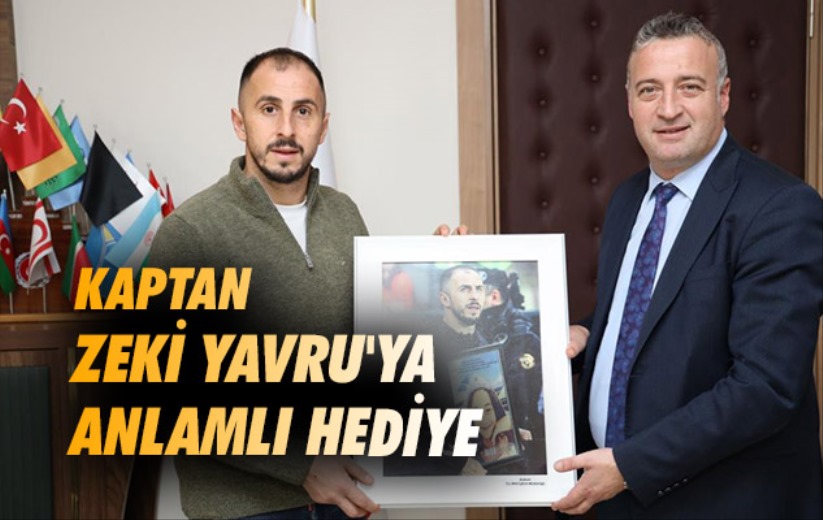 Samsunspor kaptanı Zeki Yavru'ya anlamlı hediye