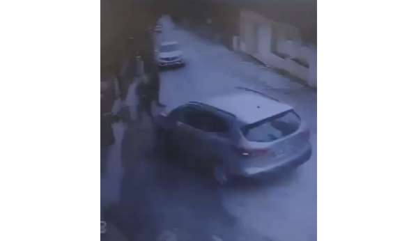 Cinayet gibi kaza kamerada Doktorun çarptığı 2 kişi böyle savruldu