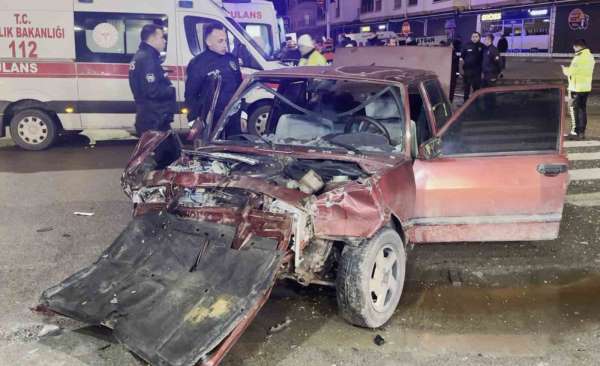 Kameraya yansıyan şüpheli-polis kovalamacası kazayla sonlandı: 1'i ağır 5 yaralı