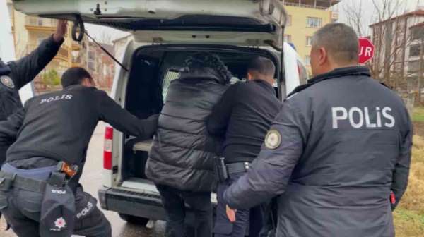 Dini nikahlı eşini bıçakla yaralayıp, araçlara zarar veren şahıs tutuklandı - Aksaray haber