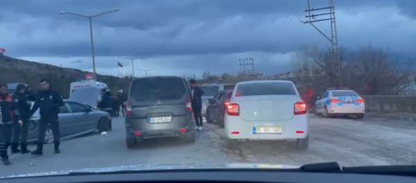 Erciş'te trafik kazası: 2 yaralı - Van haber