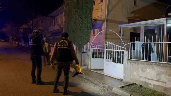 Evlerinin önünde silahlı saldırıya uğrayan 2 kardeş yaralandı - Elazığ haber