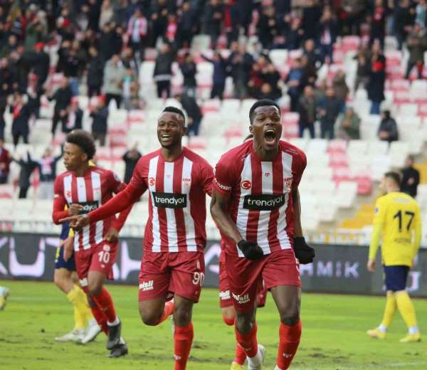 Sivasspor, Süper Lig'de 7 galibiyetini aldı - Sivas haber