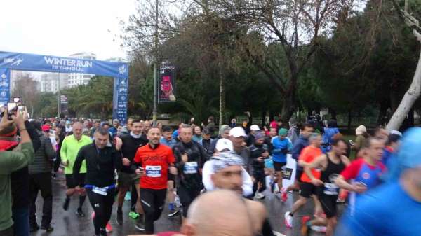 Winter Run İstanbul'da yarışmacılar deprem bölgesine yardım için koştu - İstanbul haber