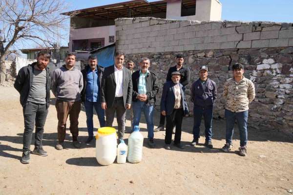 Iğdır'da süt üreticileri sütlerinin zamlı fiyattan alınmamasına tepki gösterdi