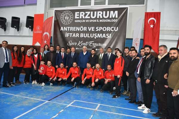 Milletvekili Öz, spor ailesi ile iftar yaptı