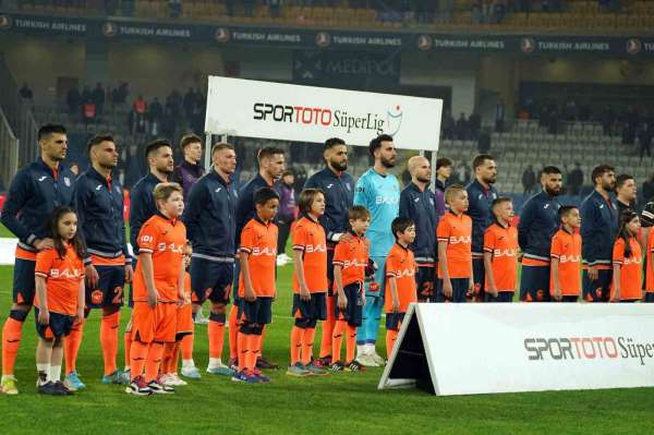 Başakşehir'de kadroda 2 değişiklik