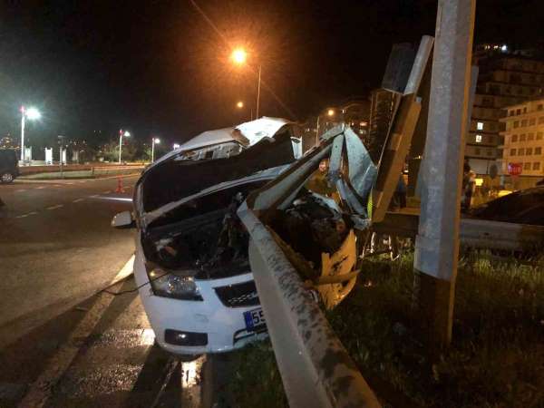 Rize'de feci kazada sürücüler burnu bile kanamadan kurtuldu