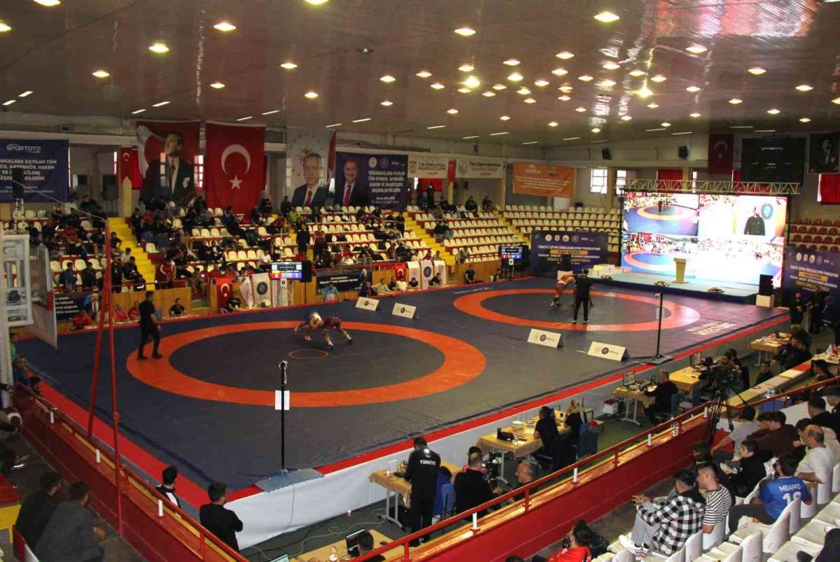İşitme Engelliler Güreş Türkiye Şampiyonası'nın açılış seremonisi yapıldı