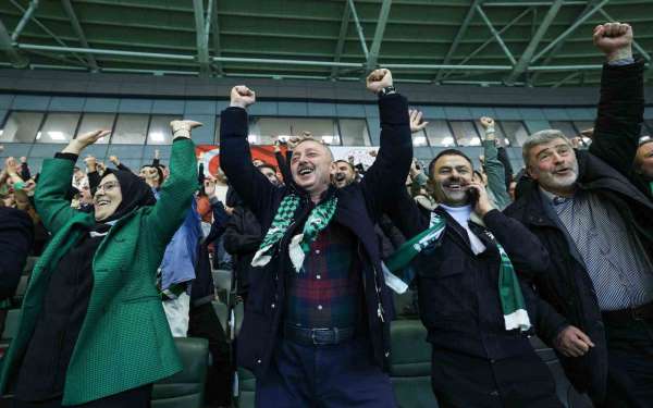 Tahir Büyükakın: 'Kocaelispor'umuz yeniden ait olduğu yere, evine geri döndü'