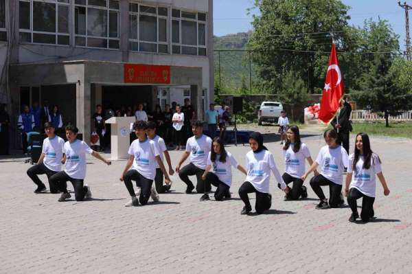 Çukurca'da 19 Mayıs Atatürk'ü Anma, Gençlik ve Spor Bayramı coşkusu