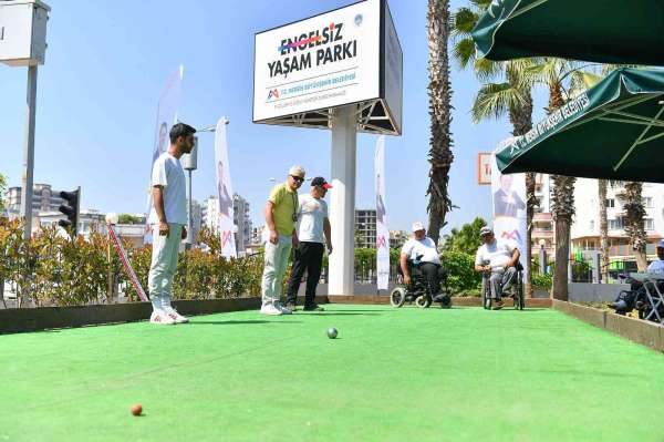 Mersin'de 'Engelsiz Bocce Turnuvası' düzenlendi