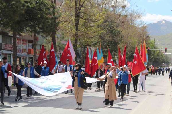 Tatvan'da 19 Mayıs Atatürk'ü Anma, Gençlik ve Spor Bayramı kutlaması