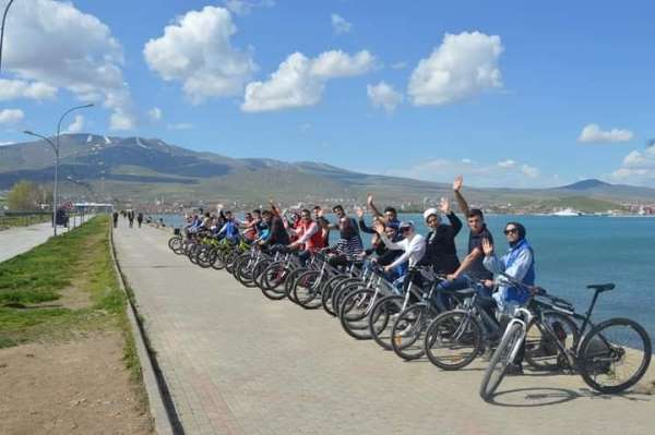 Tatvan'da 'Bisiklet Turu' düzenlendi