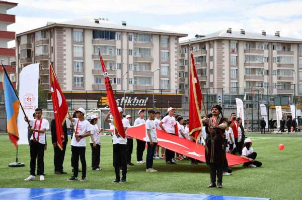 Ardahan'da 19 Mayıs coşkuyla kutlandı