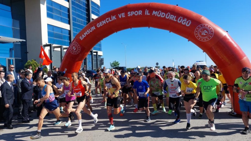 Samsun 19 Mayıs Yarı Maratonu başladı