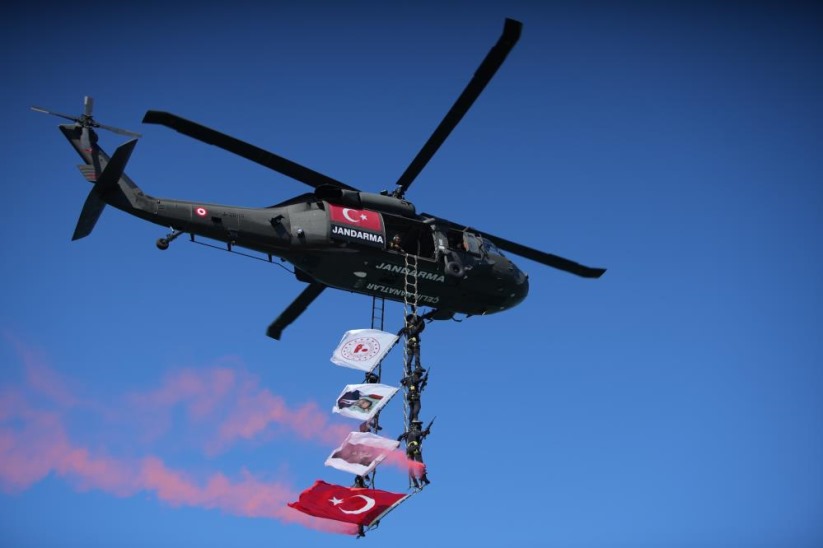 Samsun'da Jandarmadan nefes kesen hava gösterileri