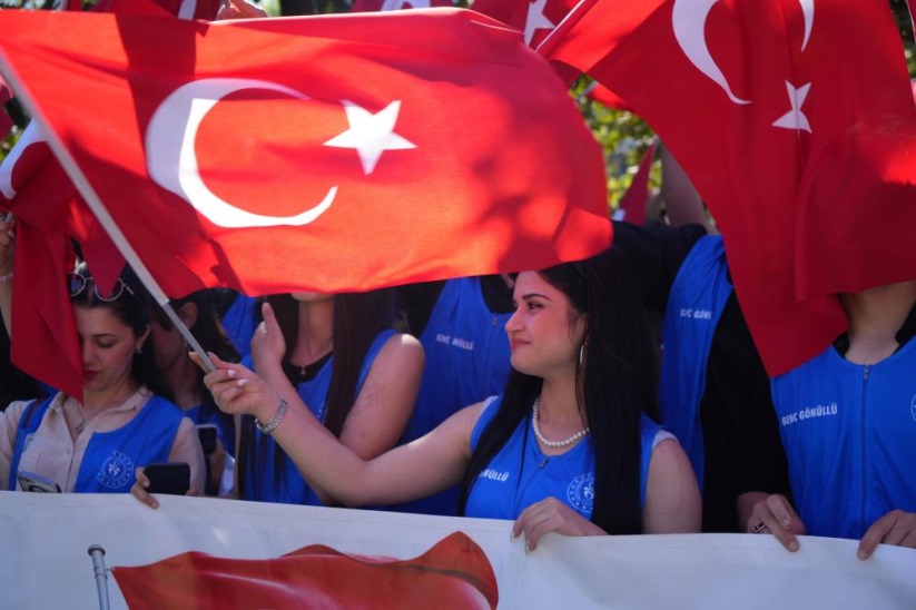 Samsun'da 19 Mayıs kutlamaları çelenk sunma töreni ile başladı